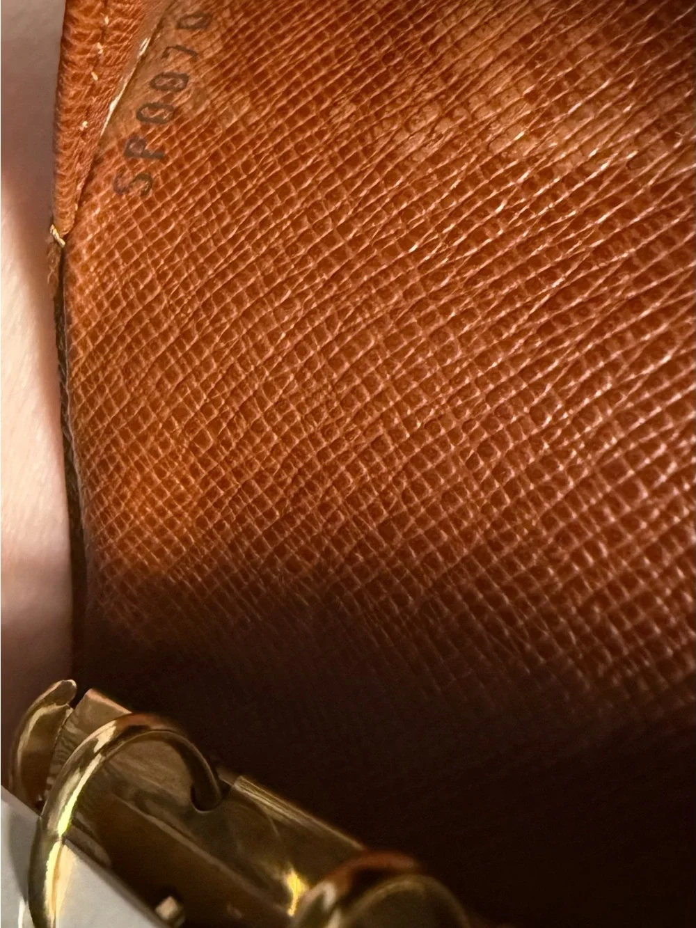 Louis Vuitton Authentic Agenda w/paper in Brown and Gold! With COA & Dust Bag!